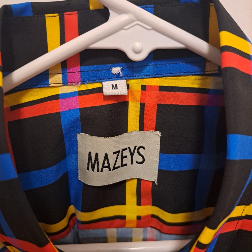Mazeys button down - Picture 2 of 2